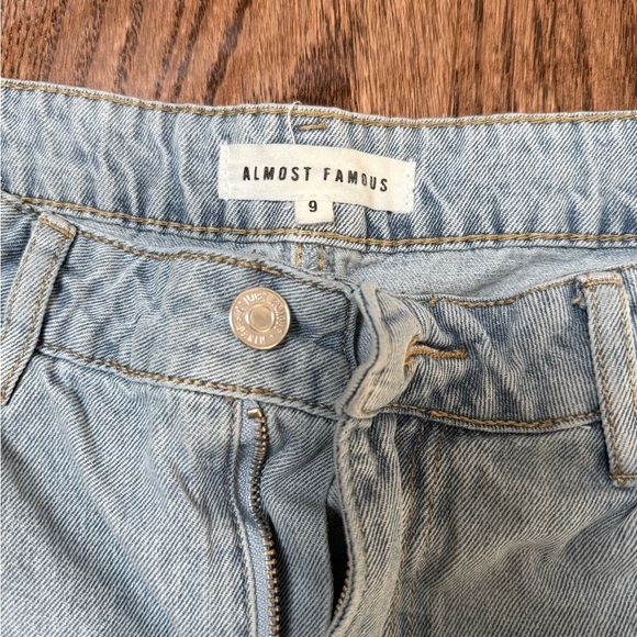 Almost Famous Light Gray Straight Leg Jeans - Picture 3 of 3